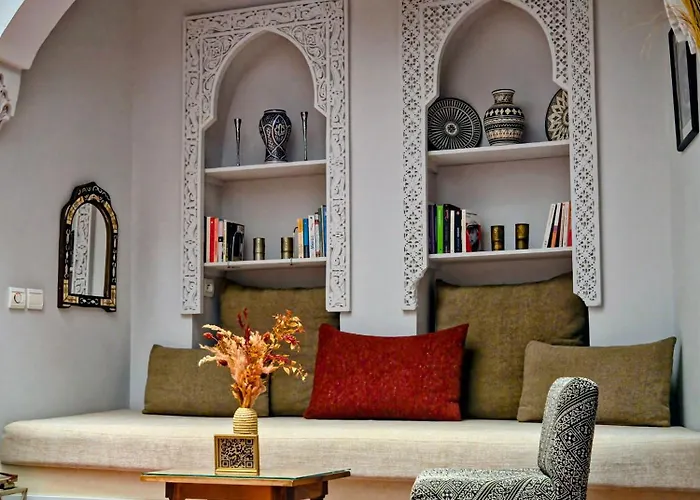 Riad Laly Tourisme Eclairé Le bijou de la medina Marrakesh